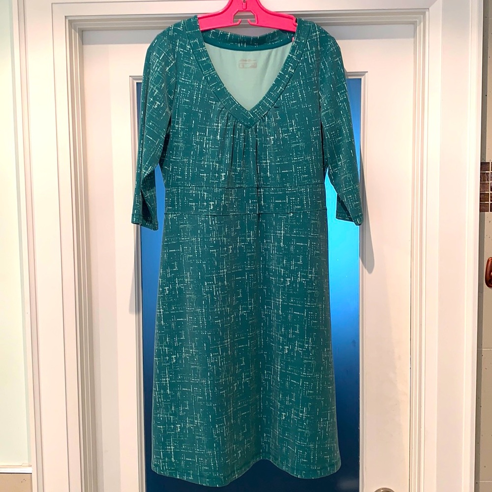 Eddie Bauer green knee length dress with elbow-length sleeves, size large